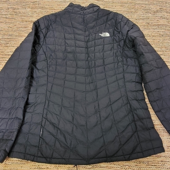 The North Face Thermoball Light Puffer Jacket - Picture 6 of 16